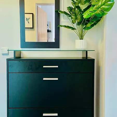 Apartamento Moeblierte 2-zimmer Im Zentrum Von Vilsbiburg, Sonniger Balkon, Private Garage