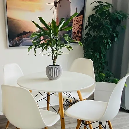 Moeblierte 2-zimmer Im Zentrum Von Vilsbiburg, Sonniger Balkon, Private Garage