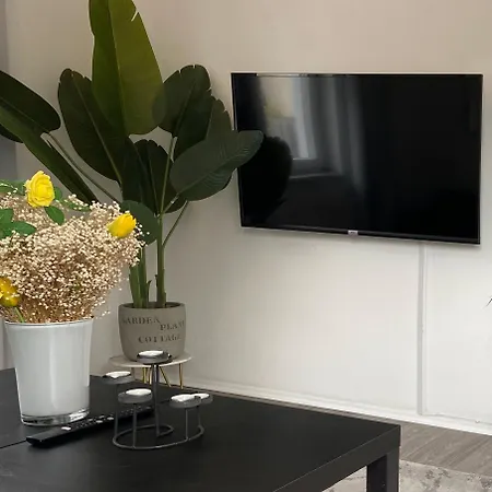 Moeblierte 2-zimmer Im Zentrum Von Vilsbiburg, Sonniger Balkon, Private Garage
